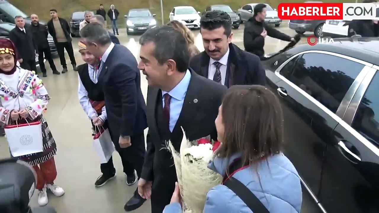 Bakan Tekin: Son haftalar şenlik havasında geçecek