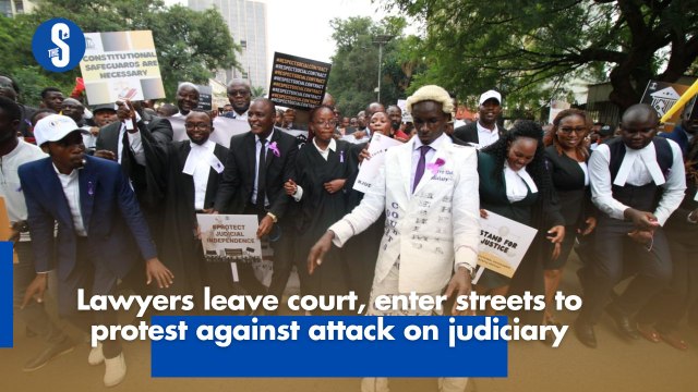 Lawyers leave court, enter streets to protest against attack on judiciary