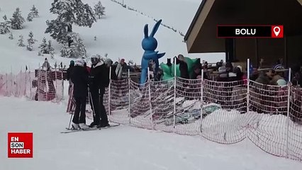 Kayak tutkunları, Kartalkaya'da pistleri doldurdu