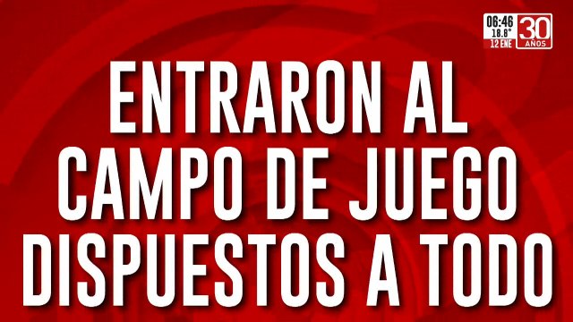 Violencia en el fútbol: tremenda batalla campal entre hinchas y jugadores