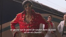 Bananes et rouflaquettes à bord du train spécial Elvis en Australie