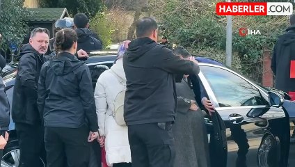 Cumhurbaşkanı Erdoğan evinden çıktığı sırada vatandaşla sohbet etti