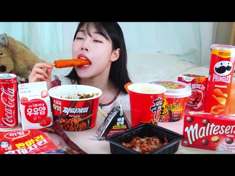 ASMR MUKBANG| Red Convenience store(Tteokbokki, Maltesers, Black bean noodles, Ramen, Chicken)
