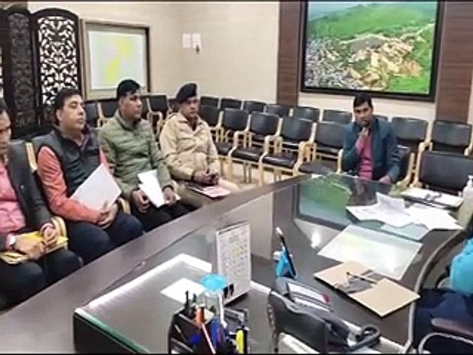 जिला कलक्टर ने अवैध खनन की रोकथाम के लिए ली समी...
