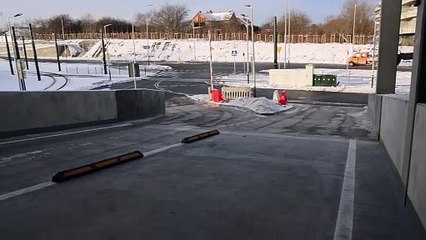 Скачать видео: Kraków - nowy parking wielopoziomowy na północy Krakowa