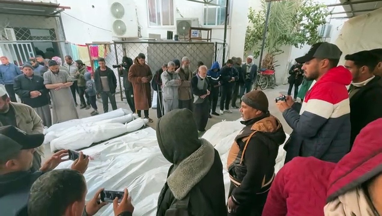 Bombardeios israelenses deixam dezenas de mortos no centro e sul de Gaza