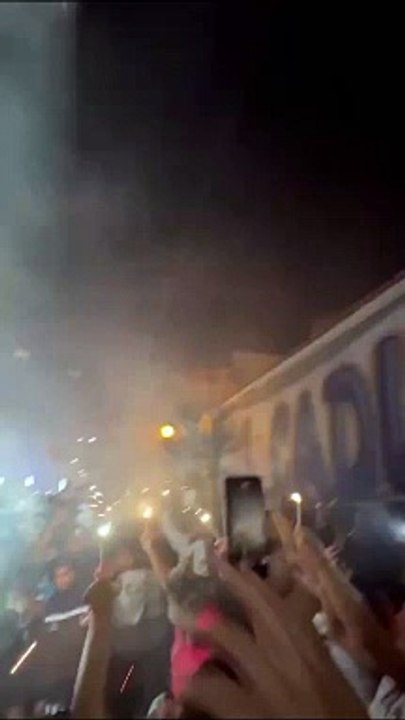 Los hinchas de Juventud usaron pirotecnia sonora en el aniversario de la institución