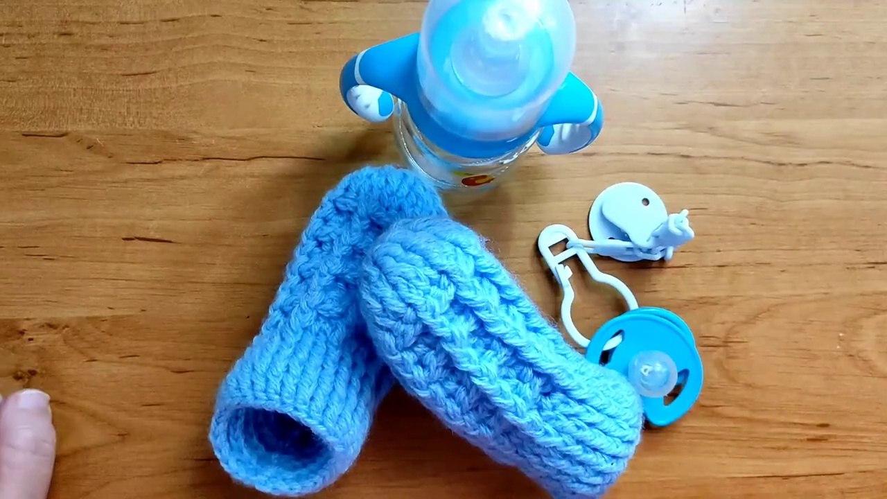 #Crochet_ Comment_ faire des_Chaussons_ au_ point_ gaufré_débutants طريقة عمل لكلوك بغرزة الوافل
