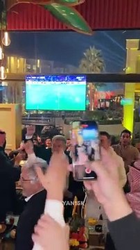 ¡La celebración de Joan Laporta y Xavier Puig tras la clasificación del Barça para la final de la Supercopa!