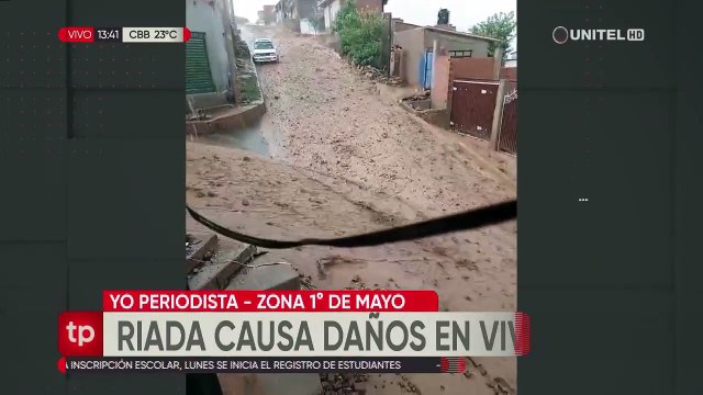 Cochabamba: Vecinos denuncian que calles se volvieron ríos causando daños en casas en la zona Primero de Mayo
