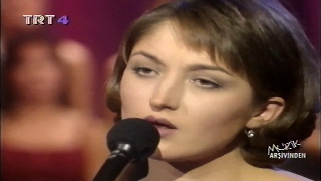 Çiğdem Yarkın / Ahımı hicranımı sakladım gizli tuttum