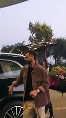 King Kohli: Virat Arrives At Mumbai Airport