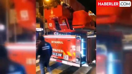 Pendik'te metruk binada yangın çıktı