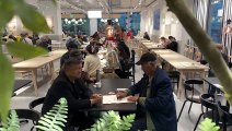Criativos e motivados, idosos buscam o amor em Xangai