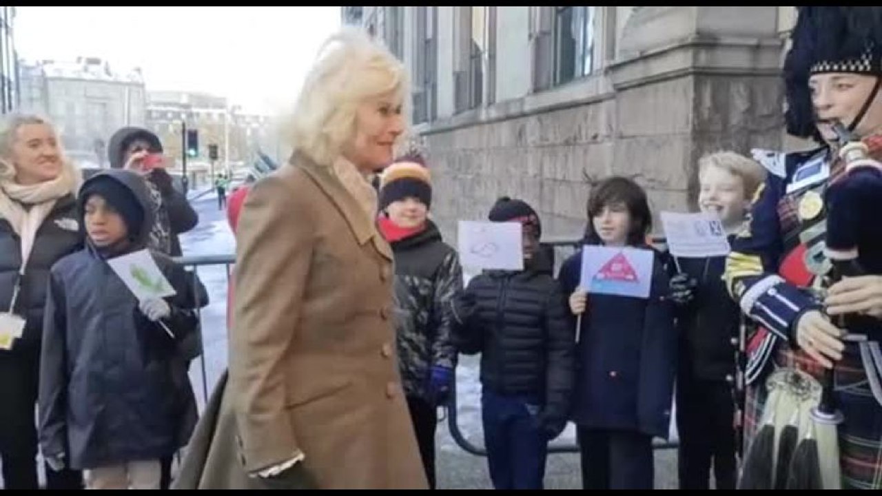 Camilla: "Re Carlo sta bene e non vede l'ora di tornare a lavoro"