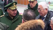 شاهد: وزير الدفاع الروسي سيرغي شويغو يتفقد مصنعاً لإنتاج الصواريخ والأسلحة عالية الدقة