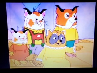 Richard Scarry's - Bananas Gorilla Song