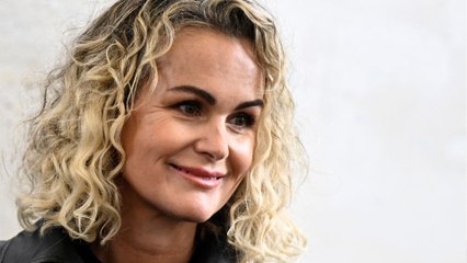 Laeticia Hallyday révèle avoir du mal à tourner la page avec Johnny : "Je vivais pour lui"