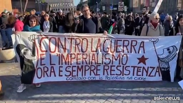 A Roma corteo pro-palestinese sfila ai Fori Imperiali