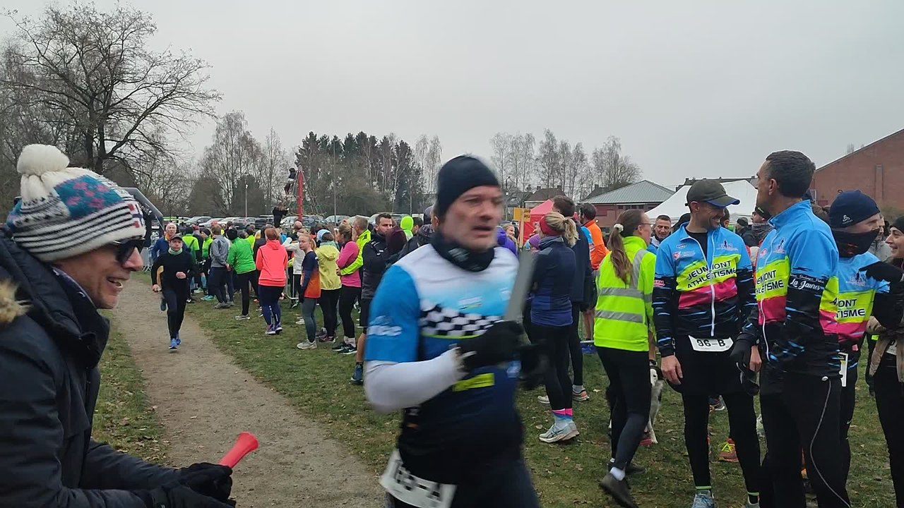 Fleurus Athlétisme ouvre la nouvelle année au bois de Soleilmont avec les Relais Tarés