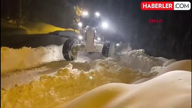 Van'da kar nedeniyle yolu kapanan muhtar kalp krizi geçirdi