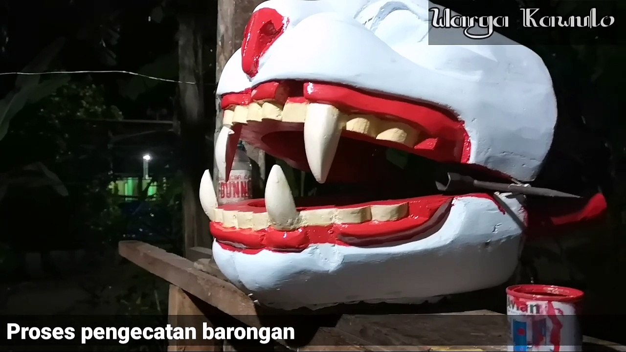 Proses Pengecatan Barongan