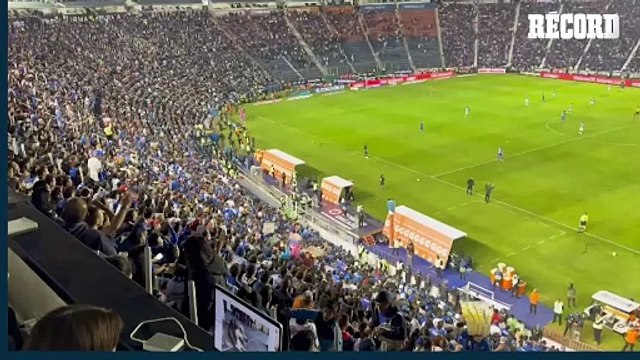 !Escobar¡ !Escobar¡ afición de CRUZ AZUL ovaciona y pide a su capitán
