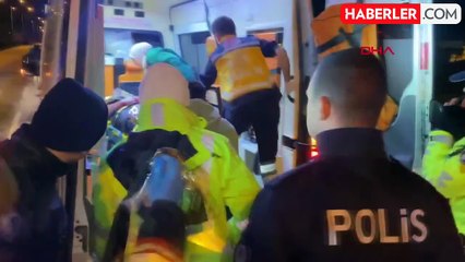 İzmir'de yol temizleme aracına minibüs çarptı: 1 yaralı