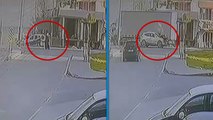 Yolun karşısına geçmeye çalışan kadına otomobil çarptı; kaza anı kamerada