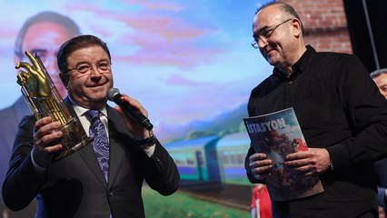 İstasyon Dergi” 3. yaşını "Yüzyılın aydınlık yüzlerine" verdiği ödüllerle kutladı