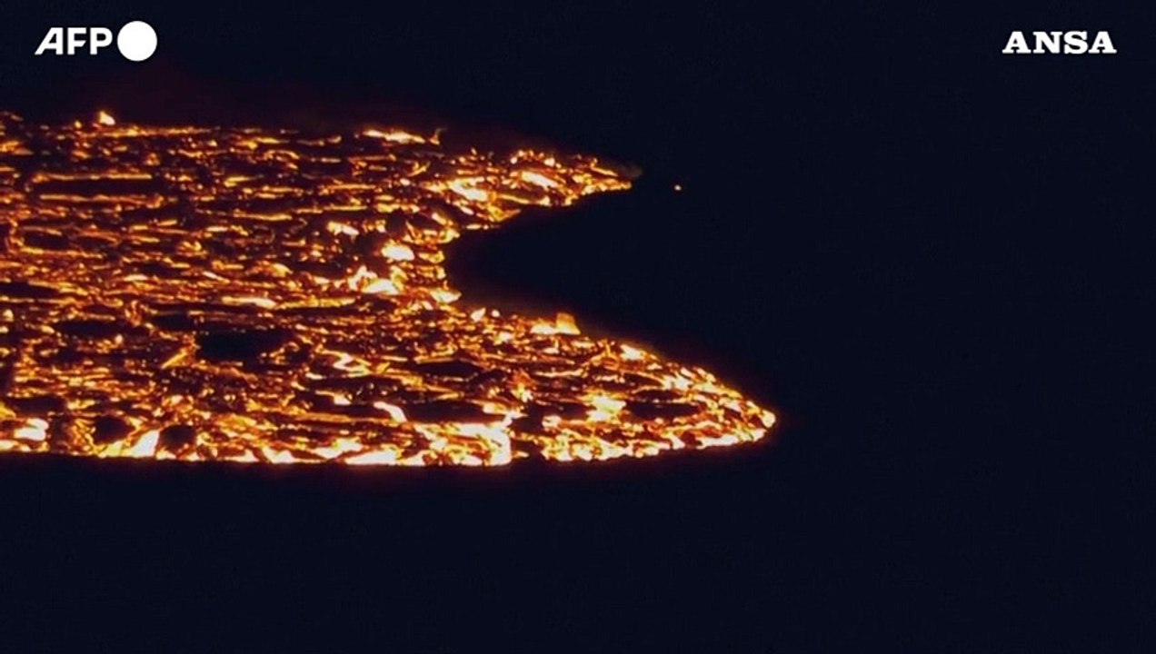 Islanda, nuova eruzione vulcanica vicino Reykjavik