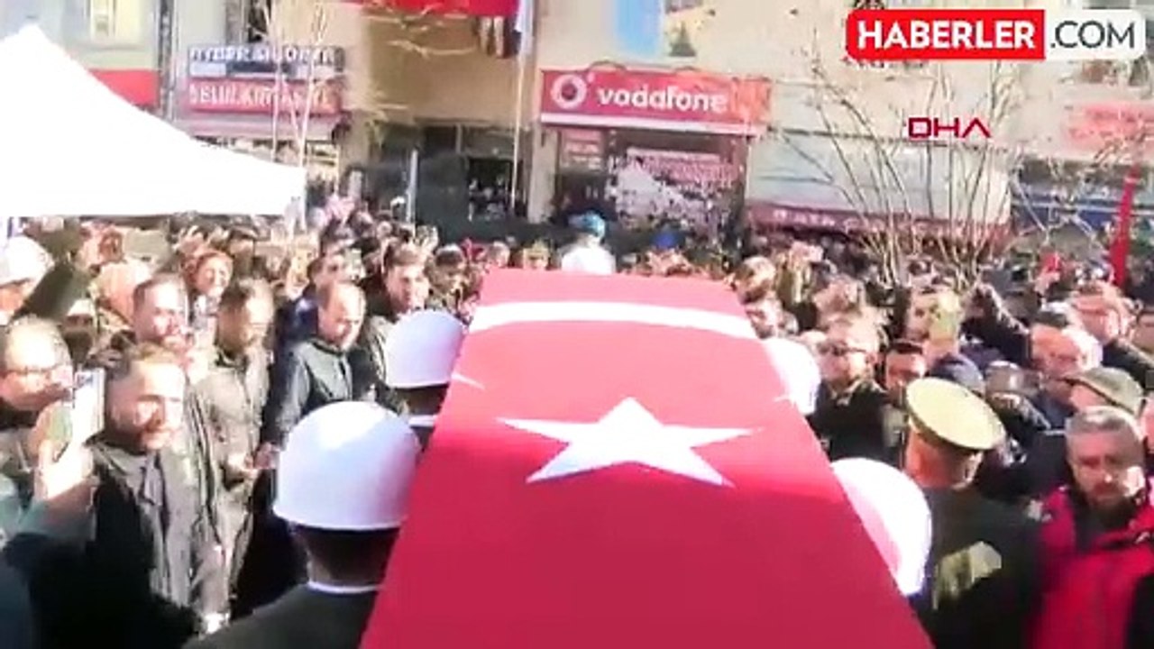 Pençe-Kilit Operasyonu'nda şehit olan Piyade Uzman Çavuş Ahmet Köroğlu son yolculuğuna uğurlandı