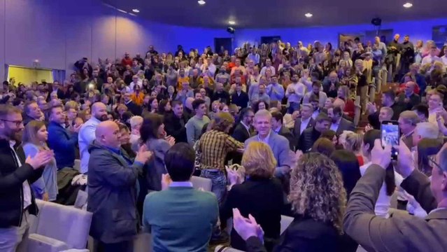 Entrada de Alfonso Rueda al acto del PP en La Coruña