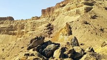 جبل الذهب في اسوان
