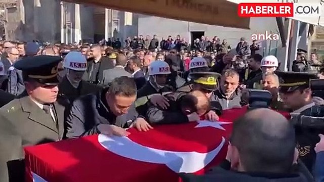 Pençe-Kilit Harekatı'nda şehit düşen Piyade Üsteğmen Gökhan Delen son yolculuğuna uğurlandı