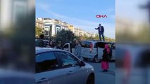 İstanbul’da düğün konvoyuyla yol kesip minibüs üzerinden havaya para saçtılar!