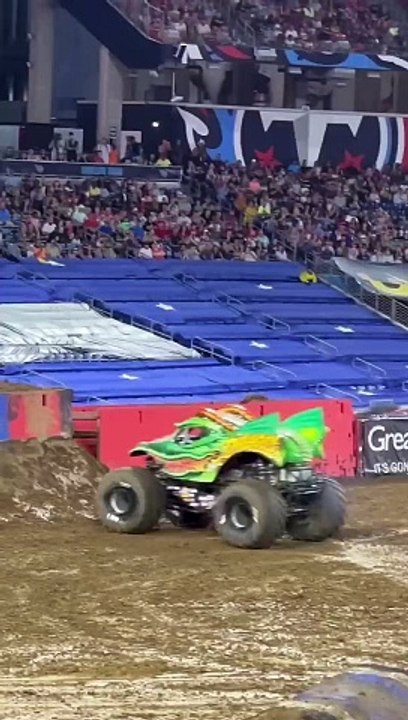 MJWF22 Backflips & Backflops! Prt 1