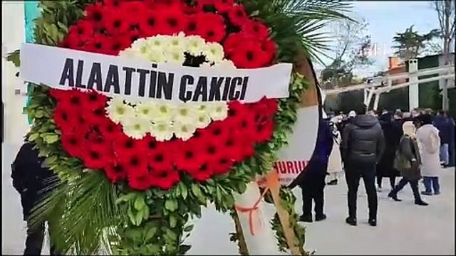 Mehmet Eymür'ün cenazesine Akşener ve Çakıcı'dan çelenk