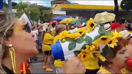 Bloco do Clube da Esquina começa o dia no Ensaio Geral