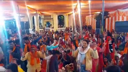 मकर संक्रांति पर गांधी गोशाला में हुई भजन संध्या