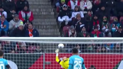 Palacios snatches late winner to keep Leverkusen unbeaten