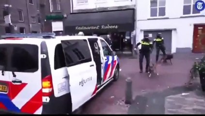 Kur'an yakmaya çalışan haysiyetsize tüm Müslümanlar adına uçan tekme!