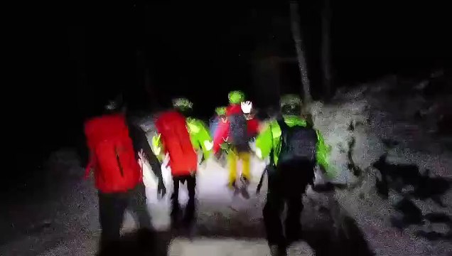 Valanga sul Sirente (L'Aquila): i soccorritori e il recupero della vittima