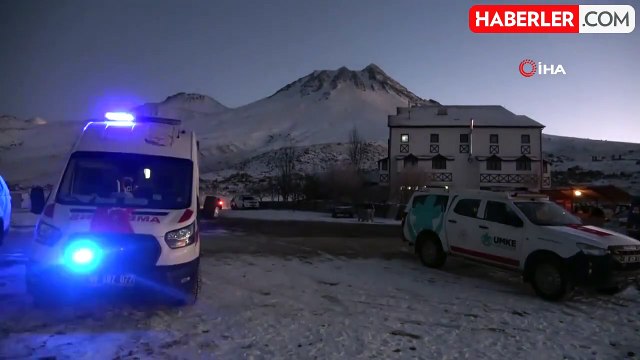 Hasan Dağı'nda düşüp yaralan dağcı kadın helikopterle böyle kurtarıldı