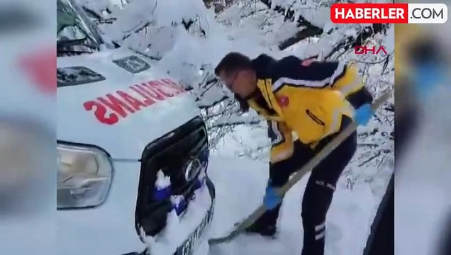 Bitlis'te Karla Mücadele Ekipleri Ambulansı Kurtardı