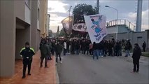 La protesta allo stadio di Fano per il raddoppio del prezzo del biglietto, i tifosi restano fuori