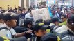 Toma de posesión en Guatemala: Manifestantes rompen cerco de seguridad a inmediaciones del Congreso