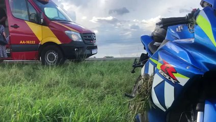 Batida entre carro e moto na BR-277 deixa homem ferido