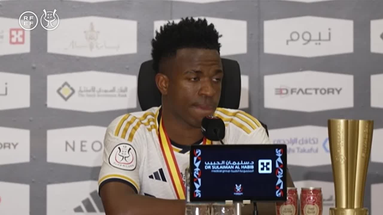Rueda de prensa de Vinicius tras su hat-trick al Barcelona en la Supercopa