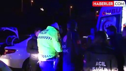 Sancaktepe'de 5 aracın karıştığı zincirleme kazada 2 kişi yaralandı